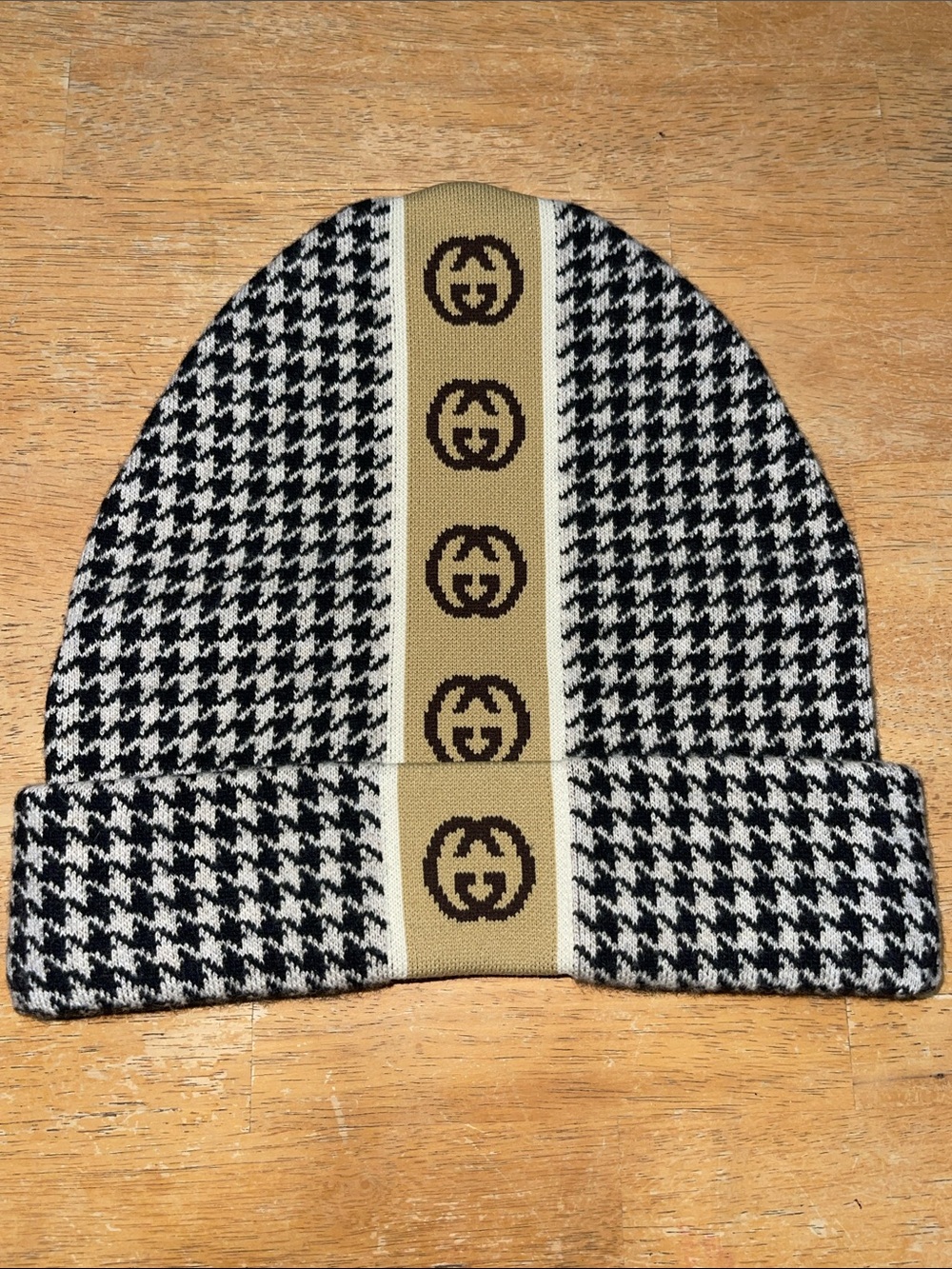 Gucci Black & Beige Houndstooth Beanie with Logo Stripe